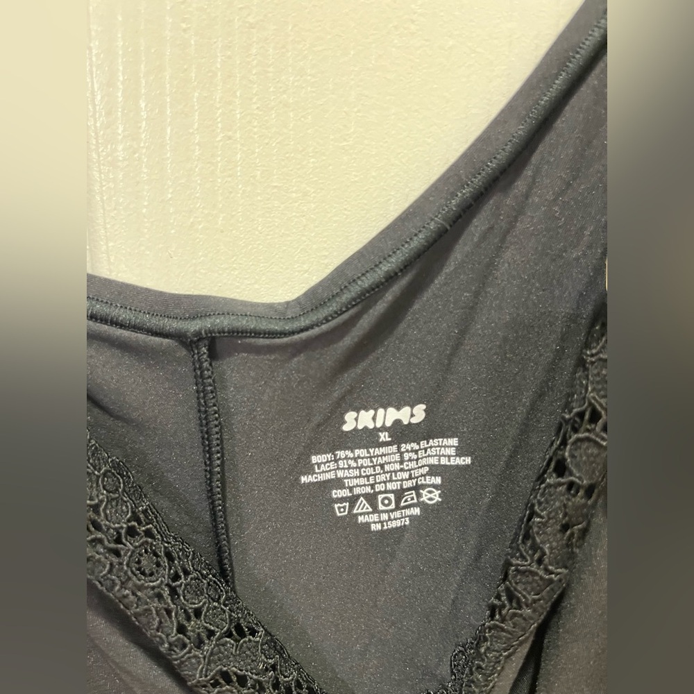 SKIMS Fit Everybody Black Lace Trim Slip Dress NWT Size XL - Picture 4 of 5